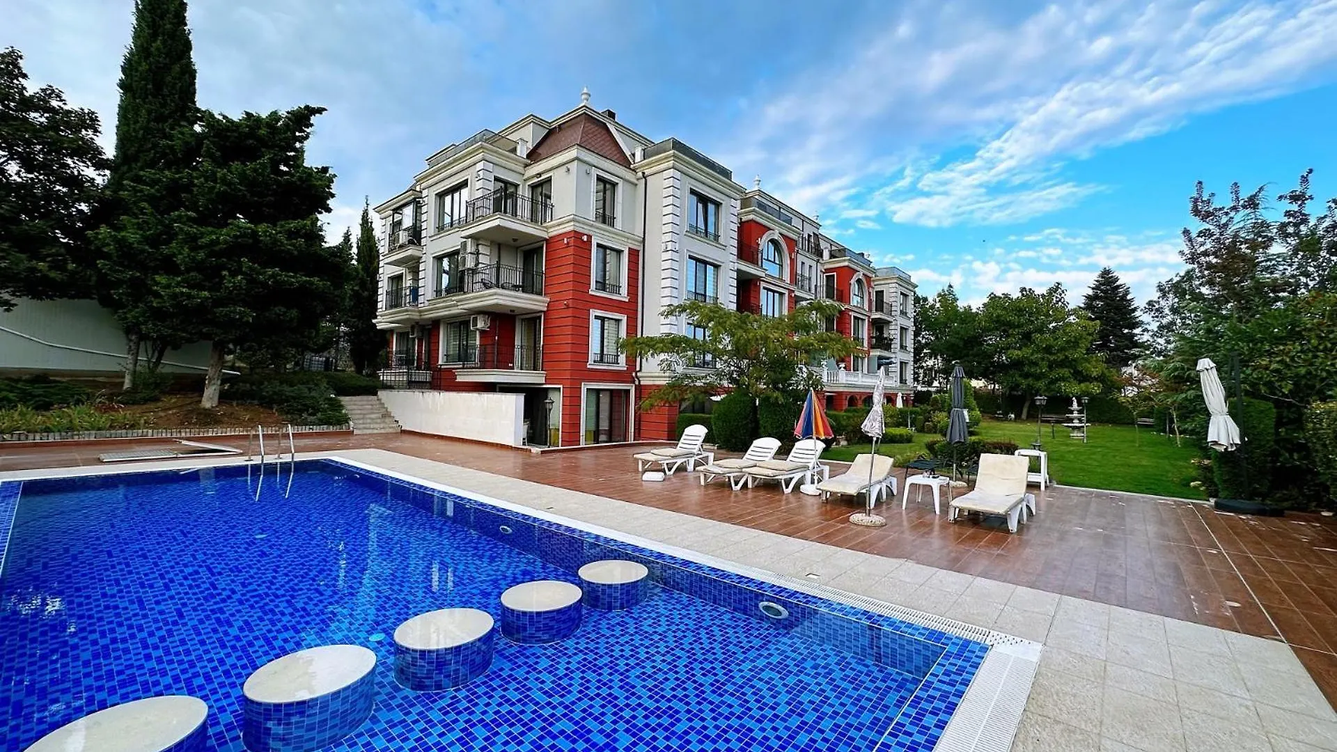 Sweet Home Varna Apartment